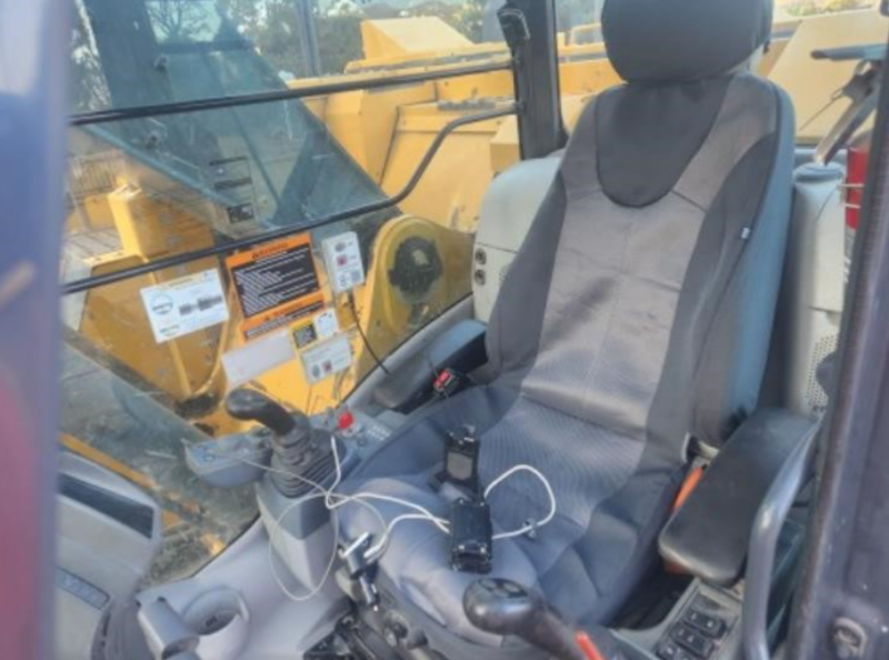 2019 DEERE 245G LC